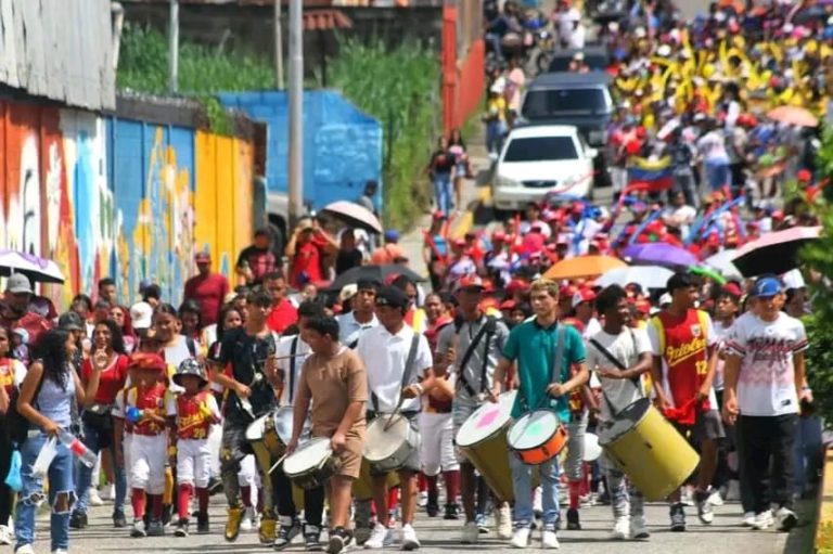 Inauguran temporada de la Liga de Béisbol Menor en Ocumare del Tuy