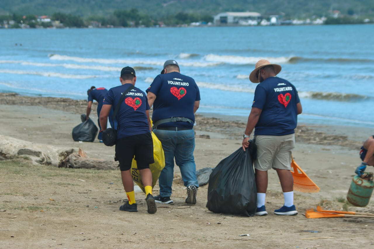 Municipio Brión recolecta seis toneladas de residuos en playas durante despliegue masivo de voluntariado