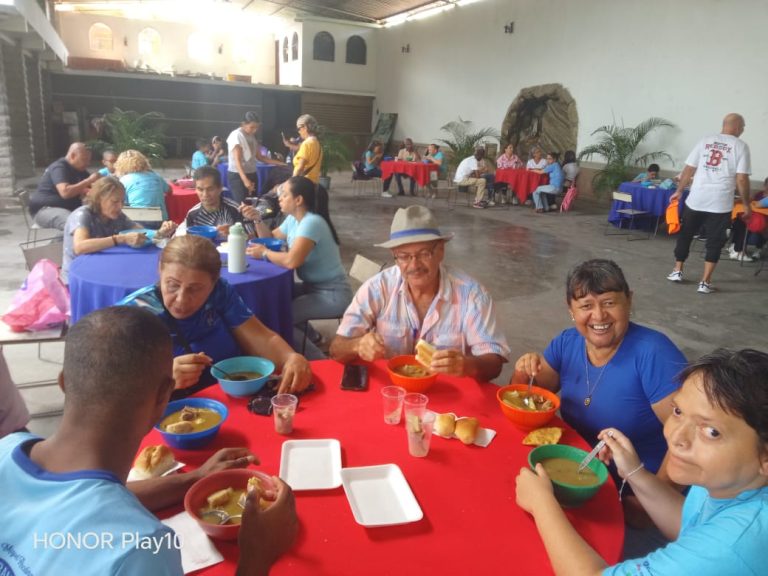 ​Con total éxito se realizó  gran sopazo benéfico a favor de los niños del Programa Jean Piaget en Cúa