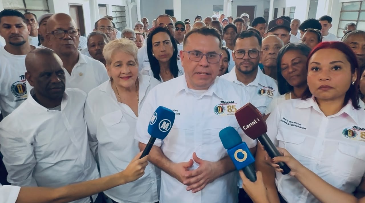Acción Democrática Miranda rinde tributo a Rómulo Betancourt con reconocimiento a líderes comunitarios