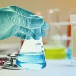 Asoquim alerta que producir en Venezuela cuesta más que importar y propone un plan decenal de 10.000 millones de dólares para salvar a la industria química
