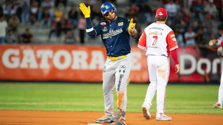 Magallanes remontó para lograr su primer triunfo de la campaña