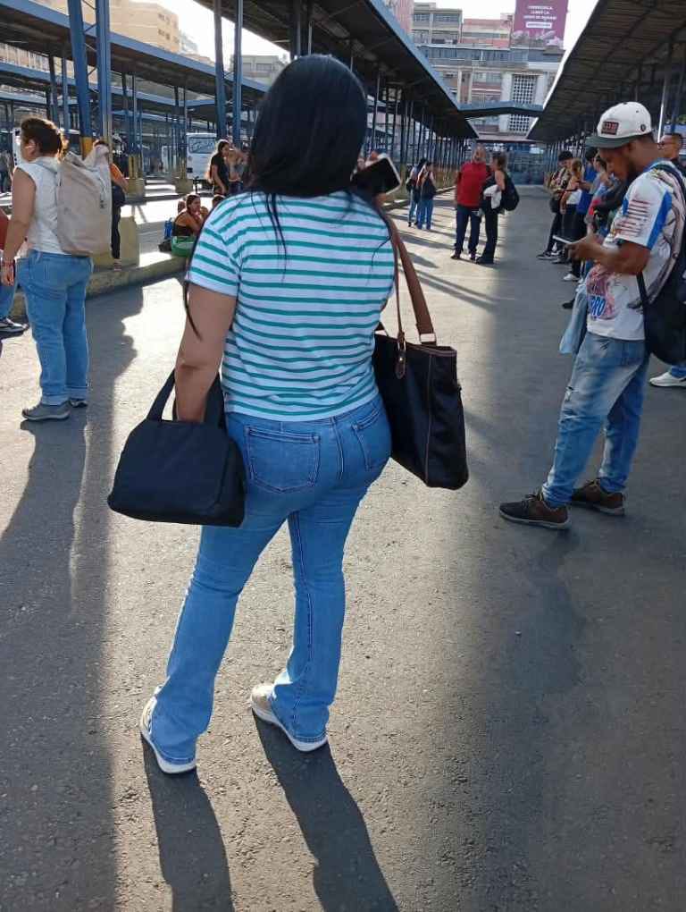 Usuarios de la ruta Caracas – Paracotos denuncian horas de espera y falla del transporte para entrar y salir del pueblo